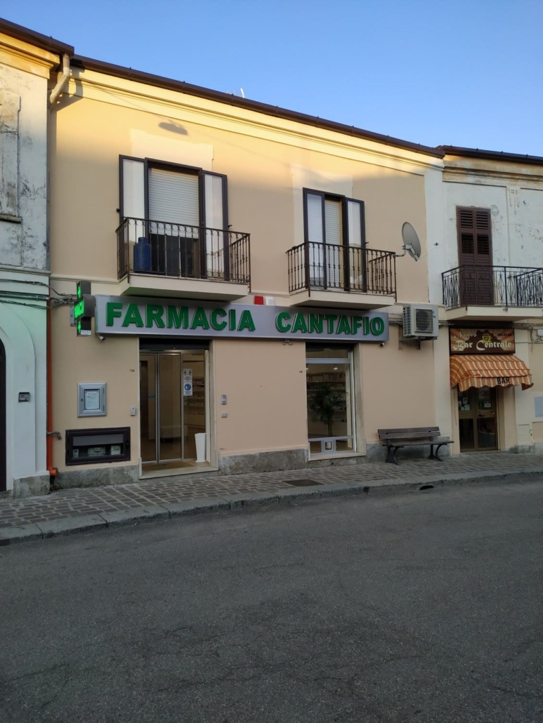Arredamento farmacia Cantafio
